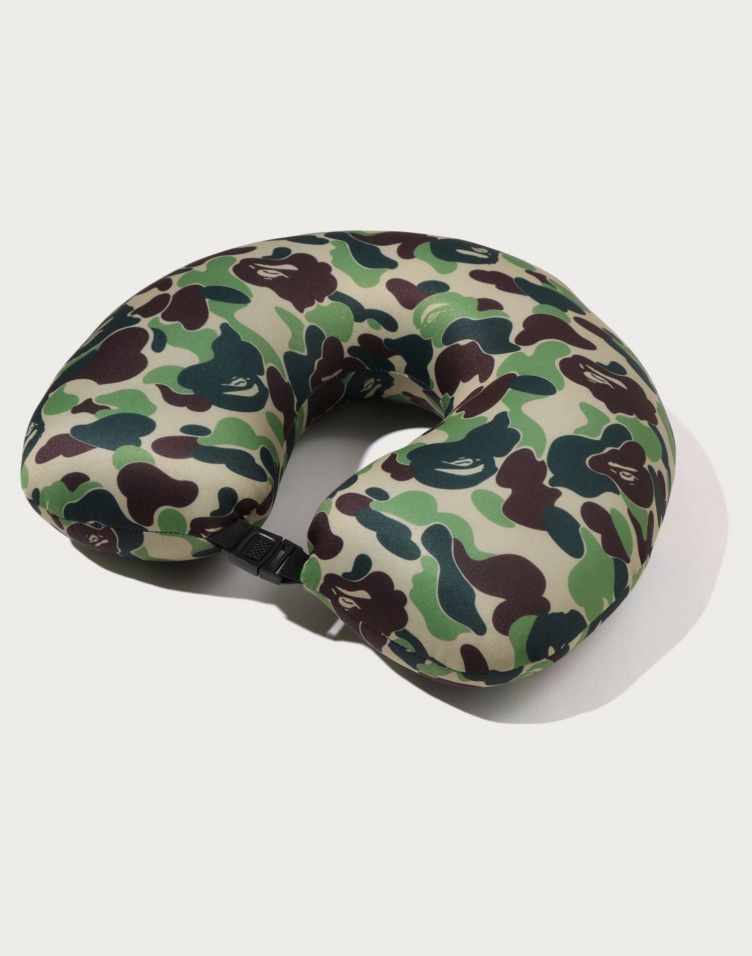 ABC CAMO 2WAY APE HEAD NECK PILLOW – us.bape.com