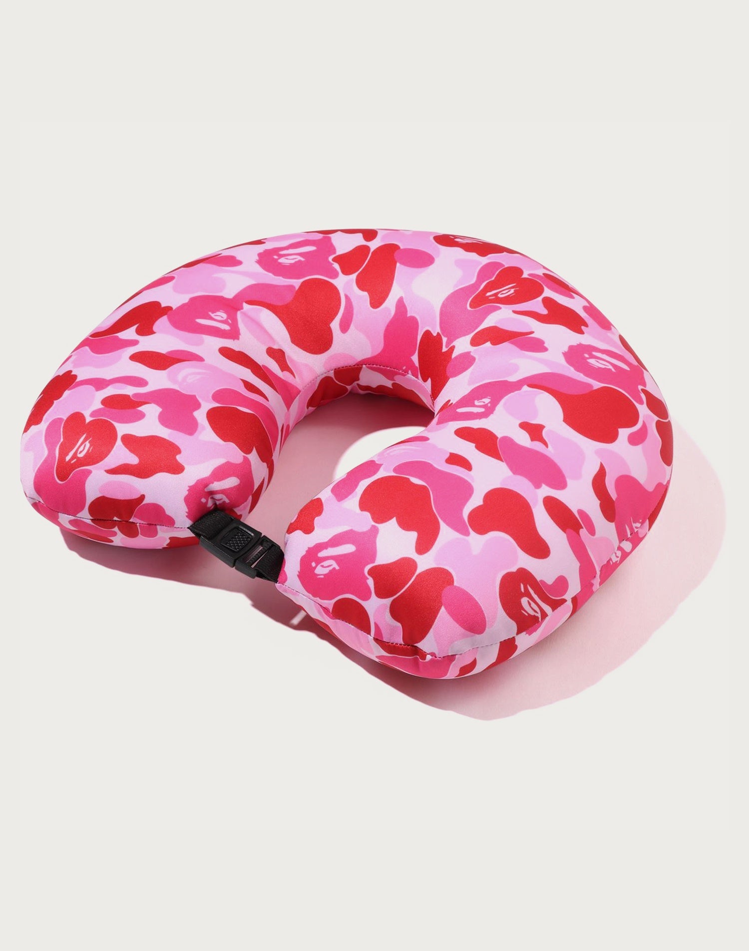 ABC CAMO 2WAY APE HEAD NECK PILLOW – us.bape.com