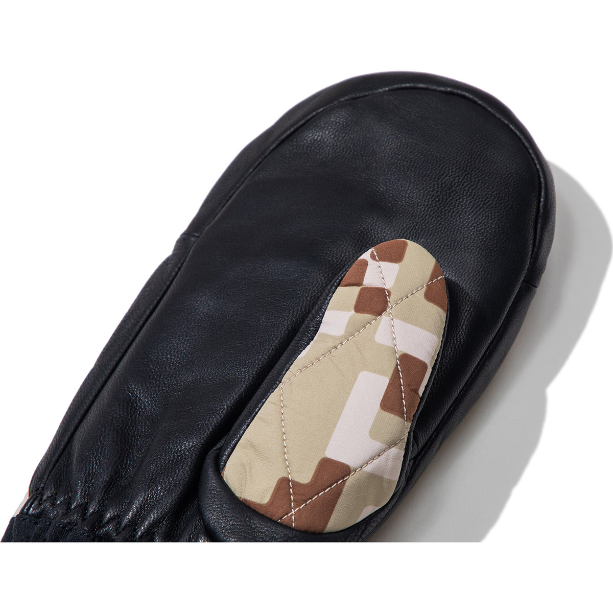 BAPE BY KAZUKI KURAISHI PIXELATE CAMO GLOVES MENS