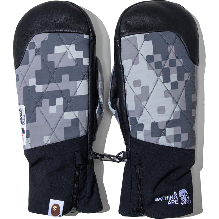 BAPE BY KAZUKI KURAISHI PIXELATE CAMO GLOVES MENS