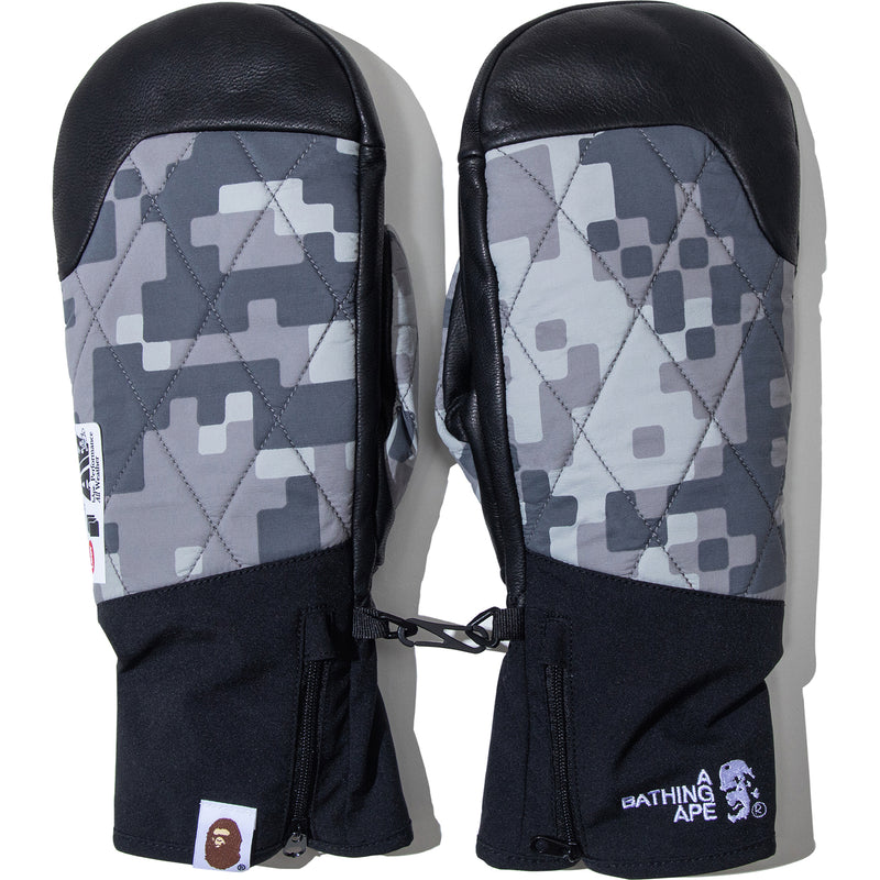 BAPE BY KAZUKI KURAISHI PIXELATE CAMO GLOVES MENS