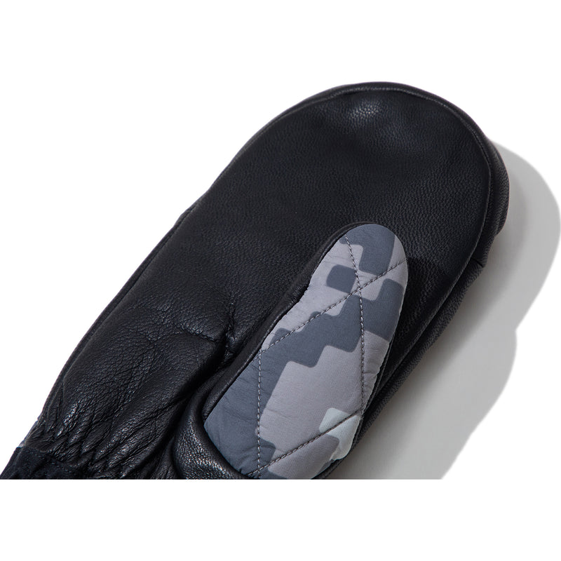 BAPE BY KAZUKI KURAISHI PIXELATE CAMO GLOVES MENS