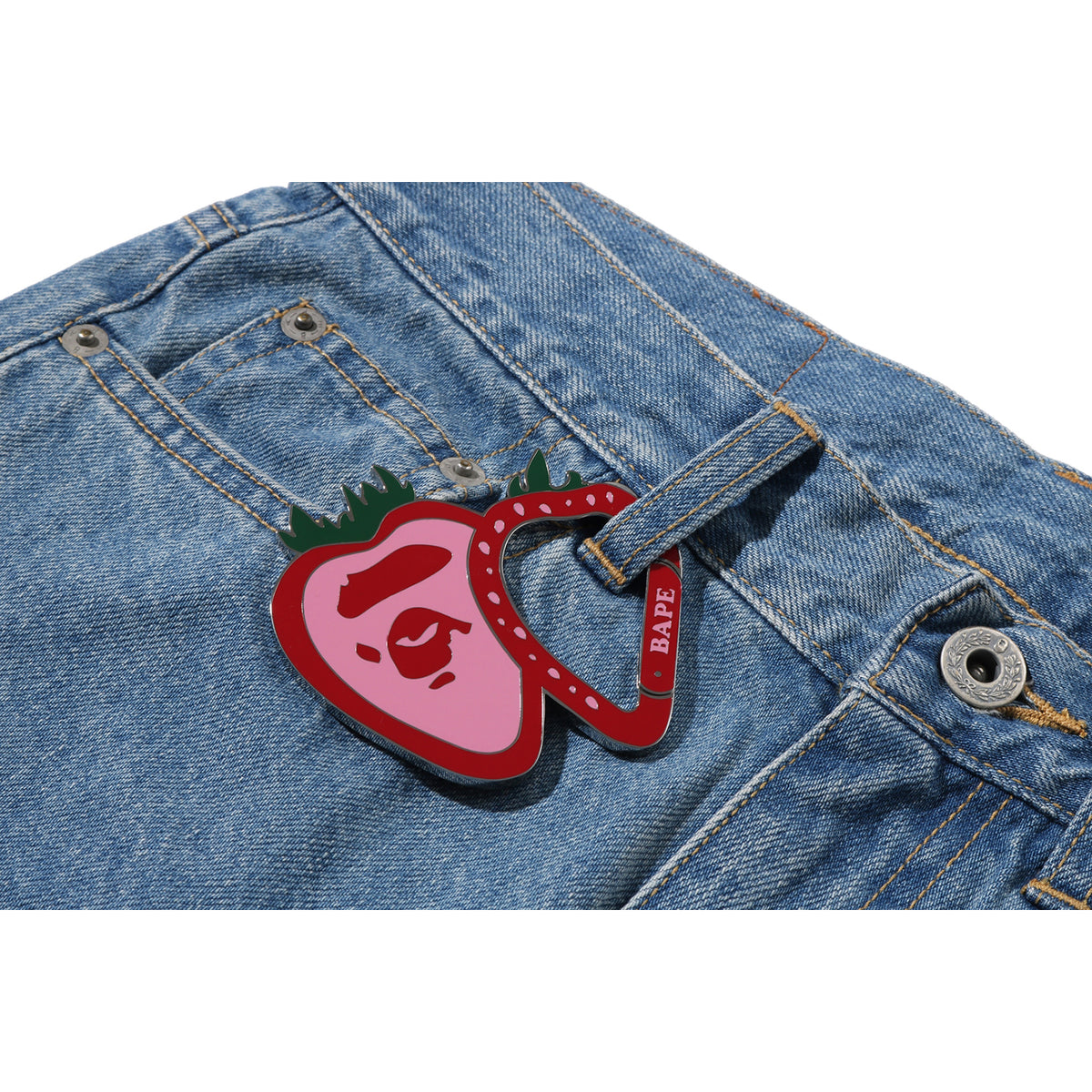STRAWBERRY APE HEAD CARABINER LADIES