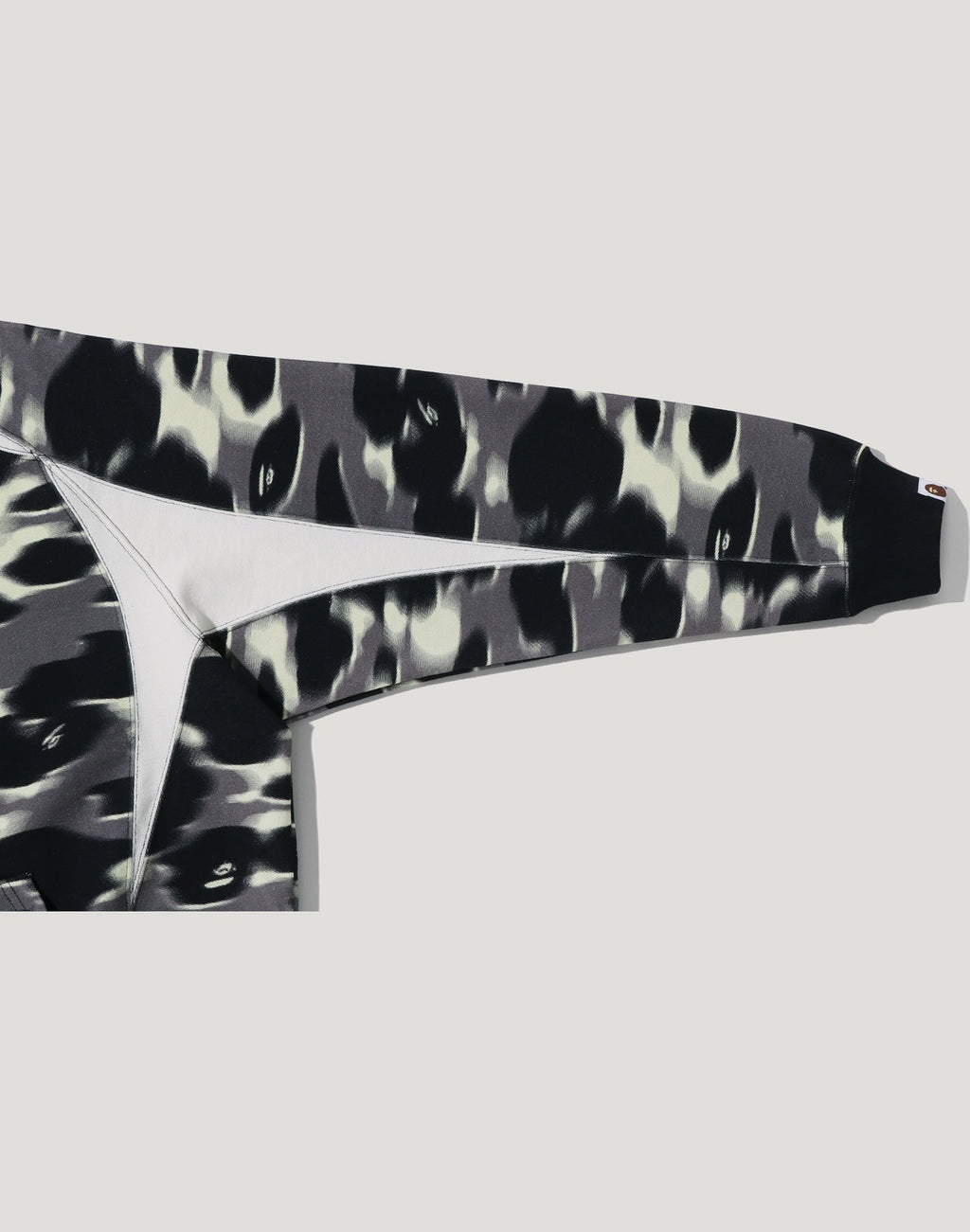 SCREEN CAMO FOOTBALL LOGO RELAXED FIT PULLOVER HOODIE MENS