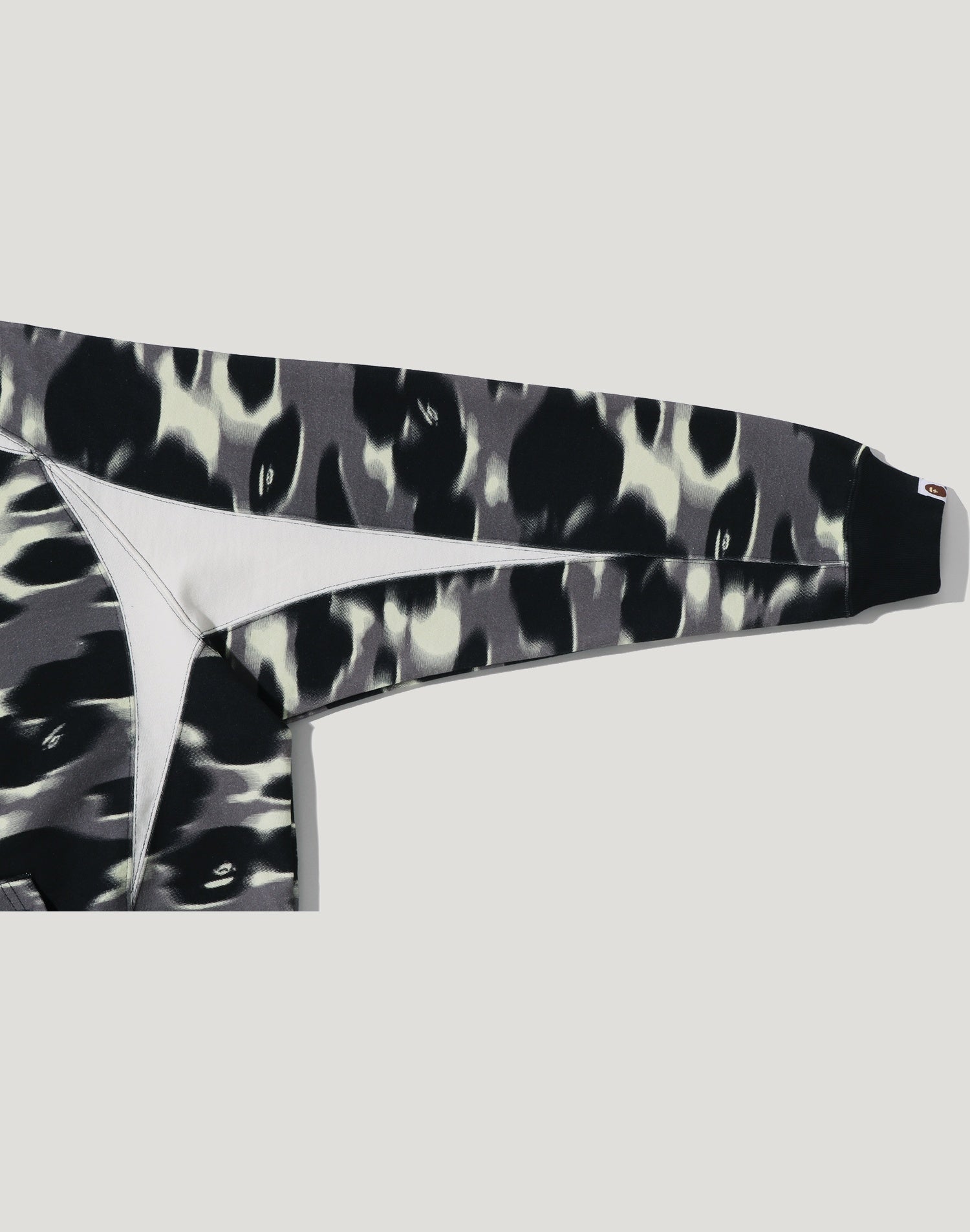SCREEN CAMO FOOTBALL LOGO RELAXED FIT PULLOVER HOODIE MENS