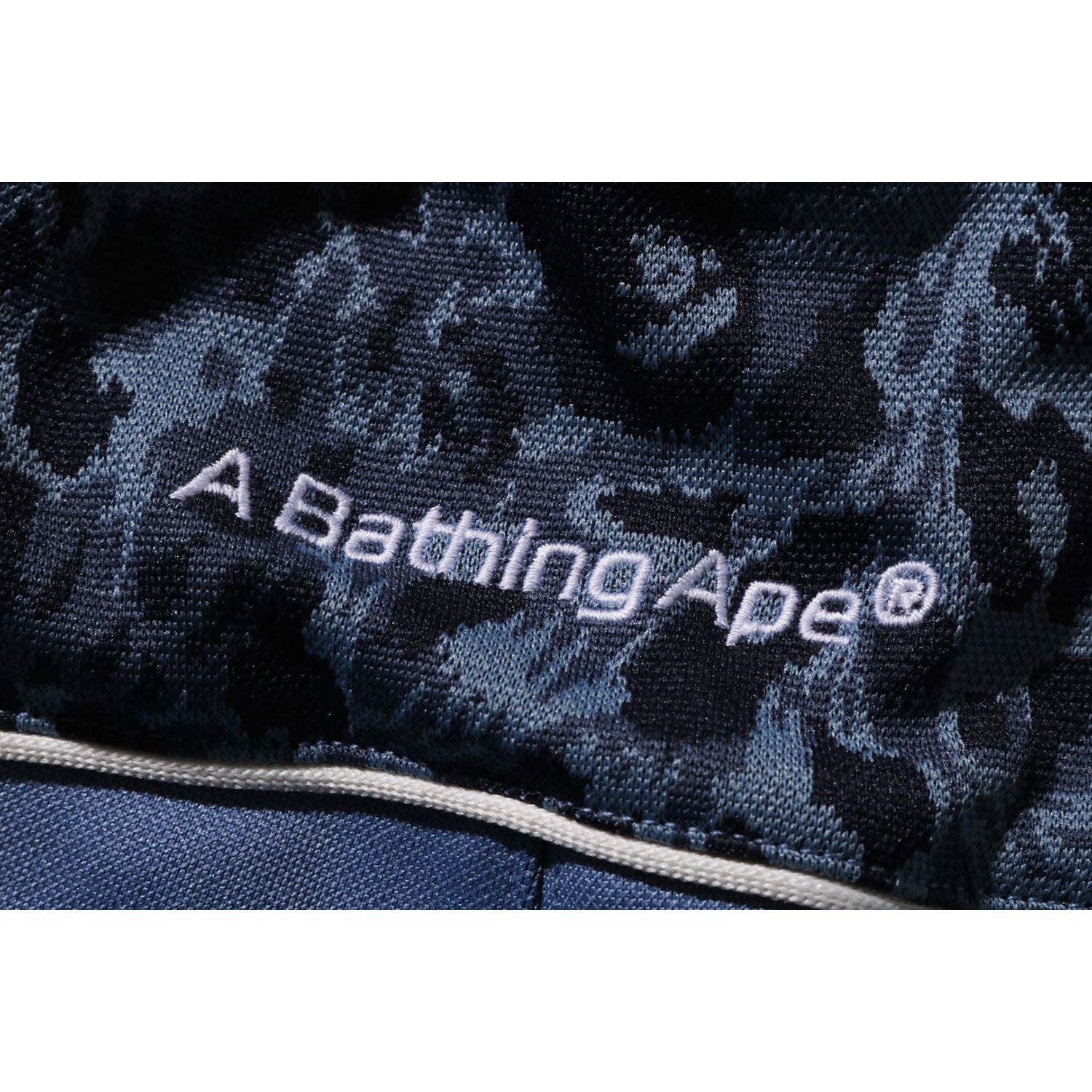 A BATHING APE　レオパードマフラー BAPE®︎